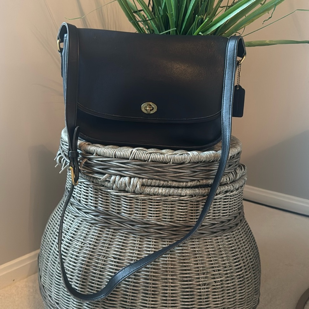 Coach Vintage Classic Legacy City Bag #9790 in Black Glove-Tanned Leather